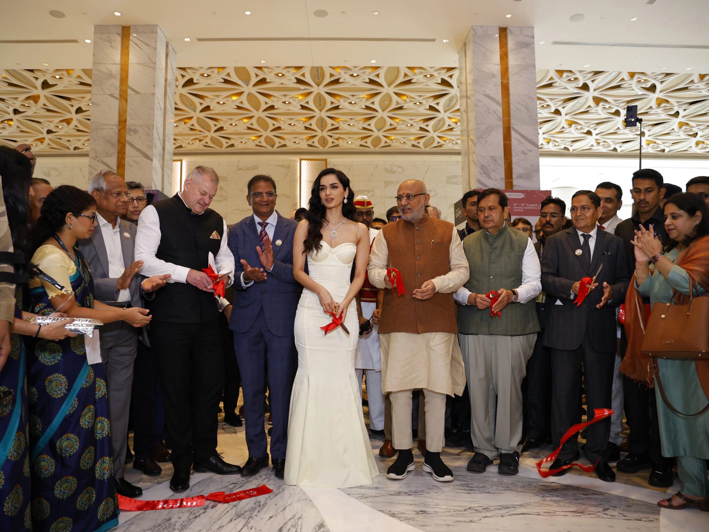 Maharashtra’s Governor Shri C. P. Radhakrishnan, State Minister Shri Mangal Prabhat Lodha & Manushi Chhillar inaugurate GJEPC’s India International Jewellery Show (IIJS) Premiere 2024