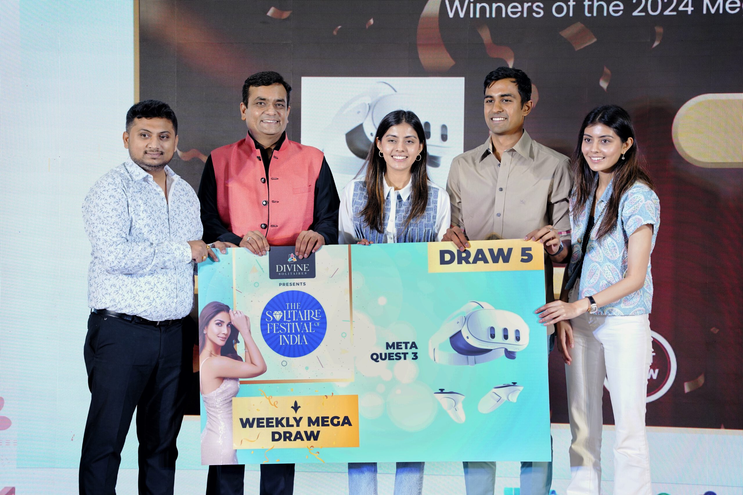 Divine Solitaires conducts live draw of The Solitaire Festival of India at IIJS 2