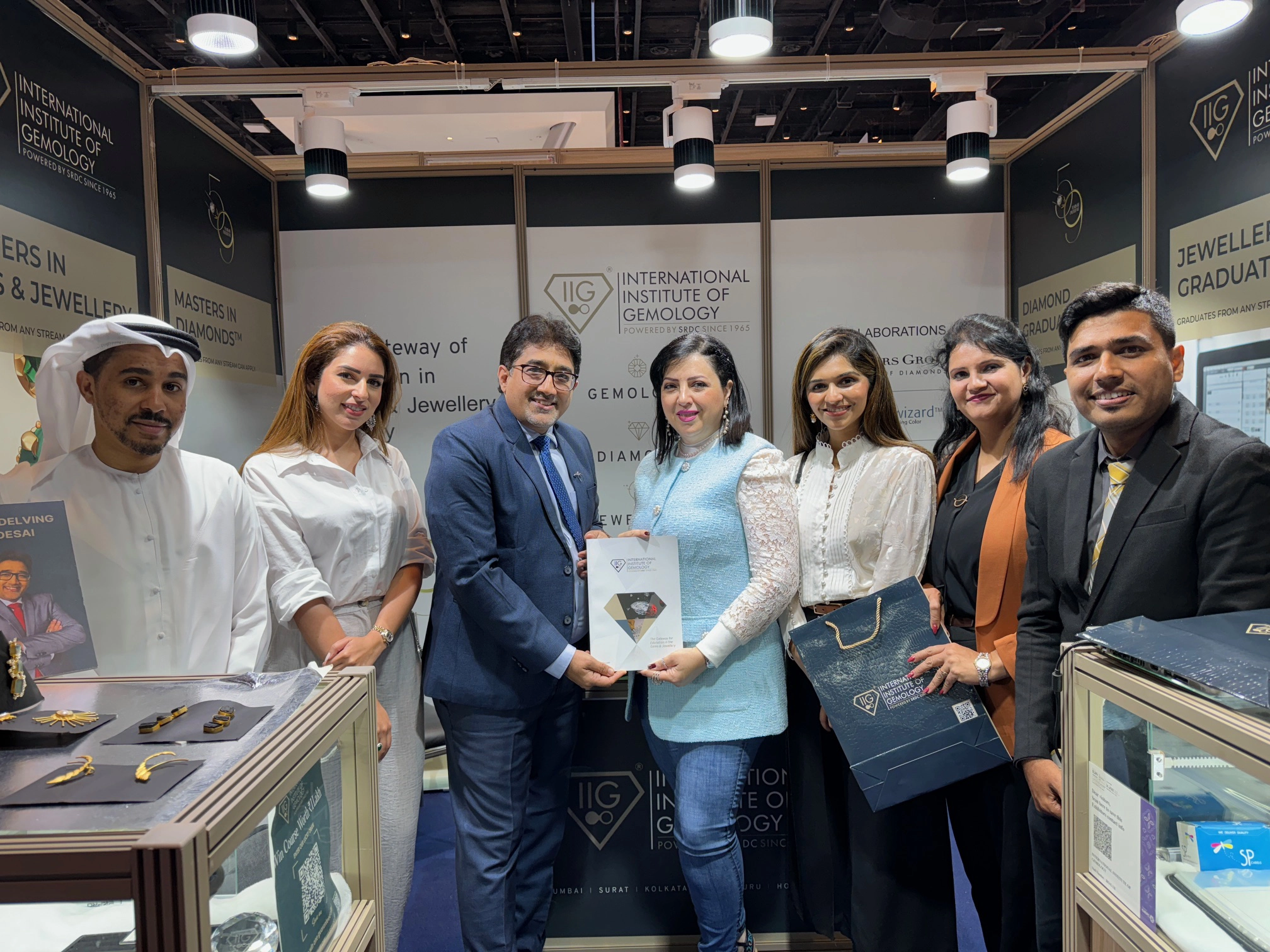 IIG Collaborates with ‘Dubai Business Group for Gold and Jewelry Designers’ at IIJS 2024: A Fusion of Innovation and Artistry