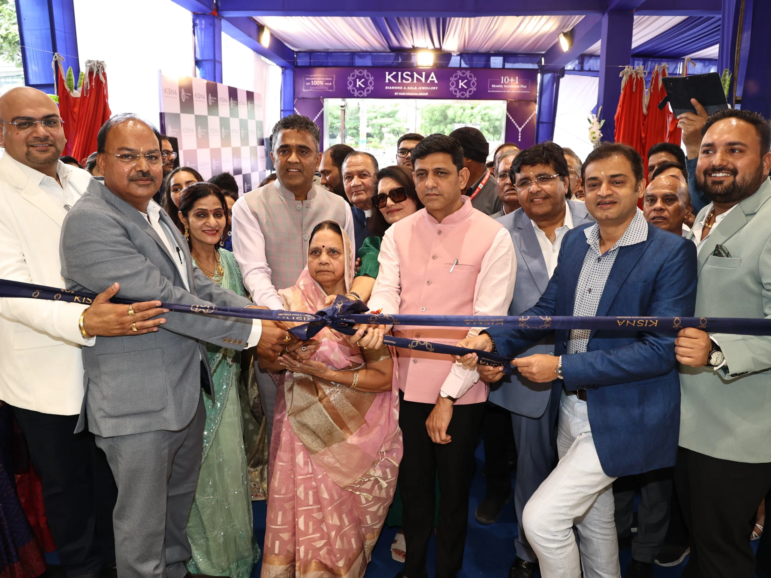 KISNA Diamond and Gold Jewellery Forays into Madhya Pradesh, Launches 1st Exclusive Showroom in Indore, marking 32nd Showroom in India