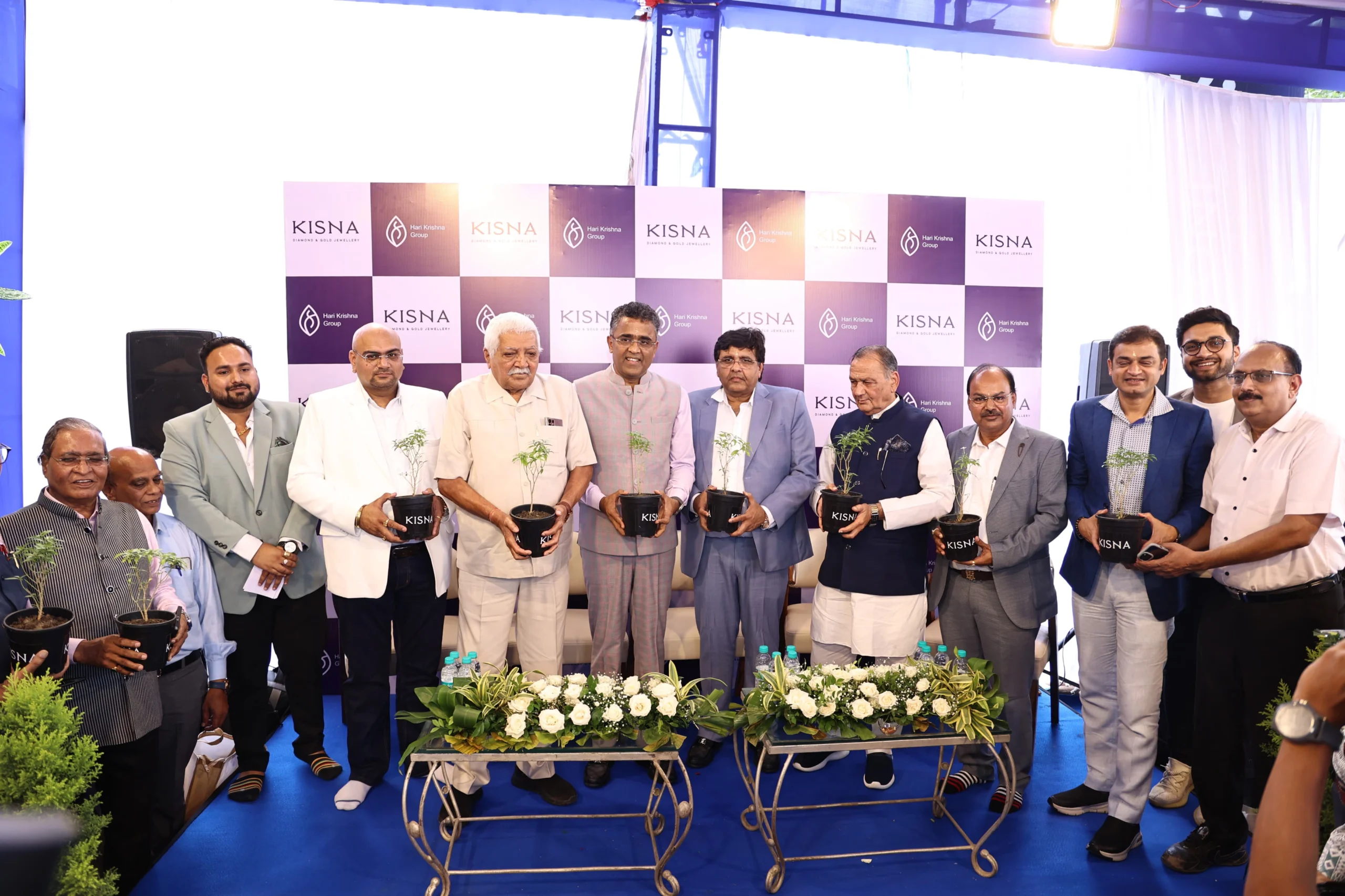 KISNA Diamond and Gold Jewellery Forays into Madhya Pradesh, Launches 1st Exclusive Showroom in Indore, marking 32nd Showroom in India