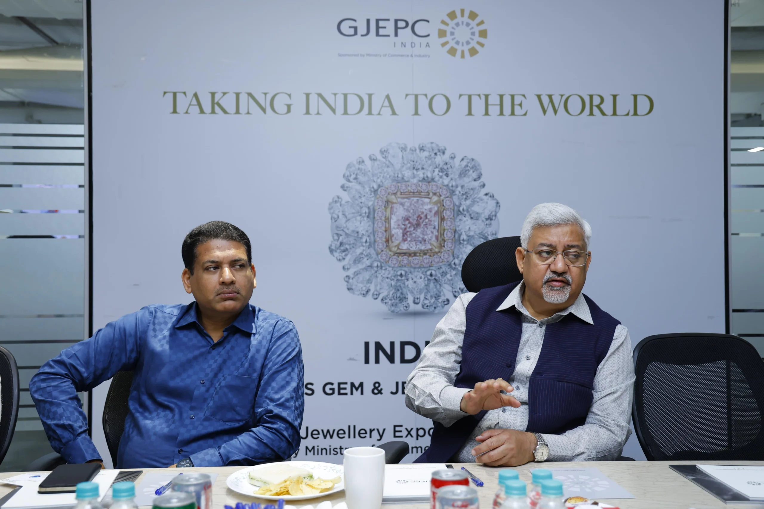 Commerce Secretary Discusses Formation of Task Force to Address Gem & Jewellery Industry Challenges