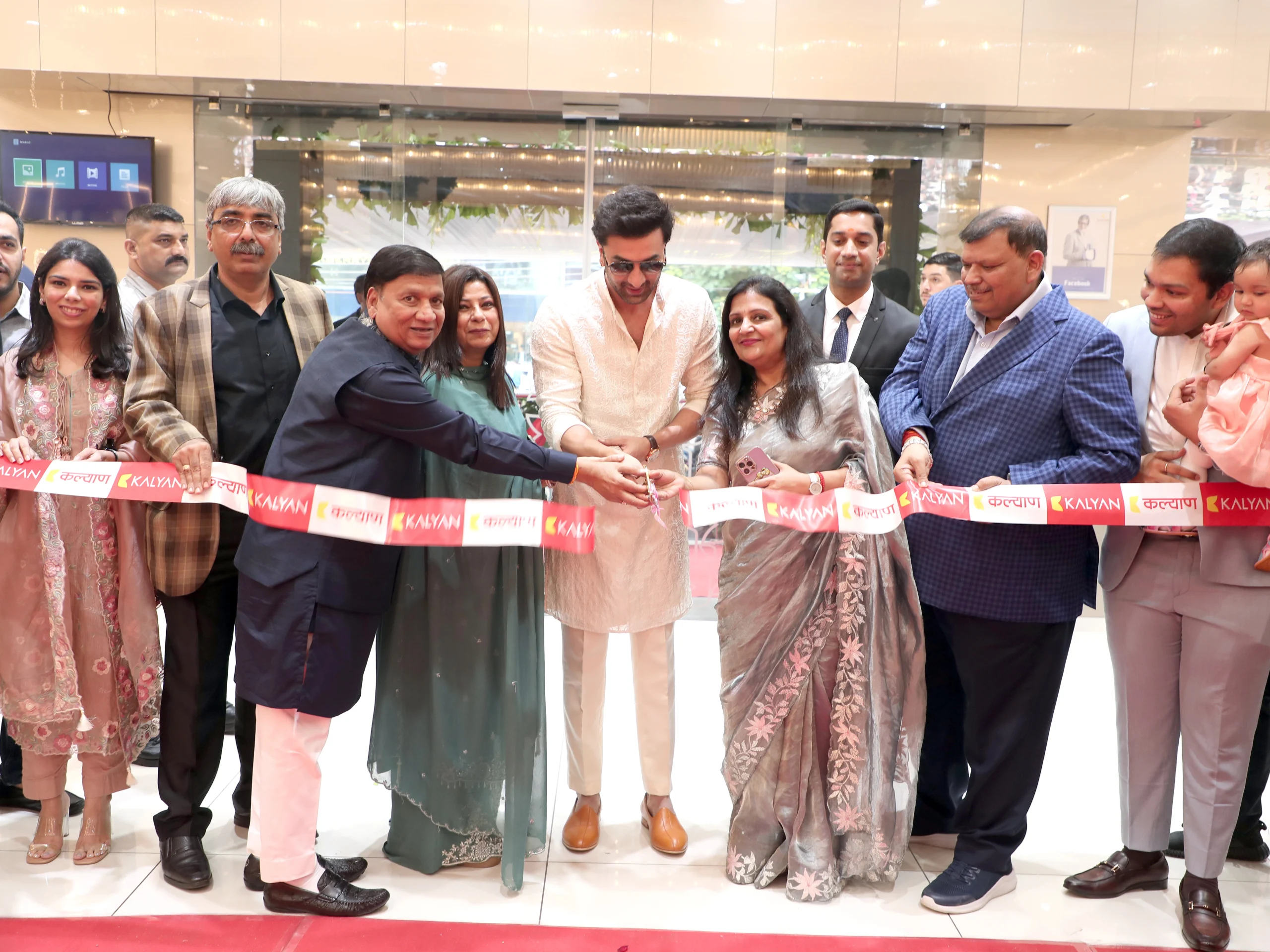 Bollywood star Ranbir Kapoor inaugurates the redesigned Kalyan Jewellers’ showroom in Indore